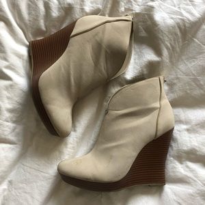 Jennifer Lopez Suede Wedges Size 8